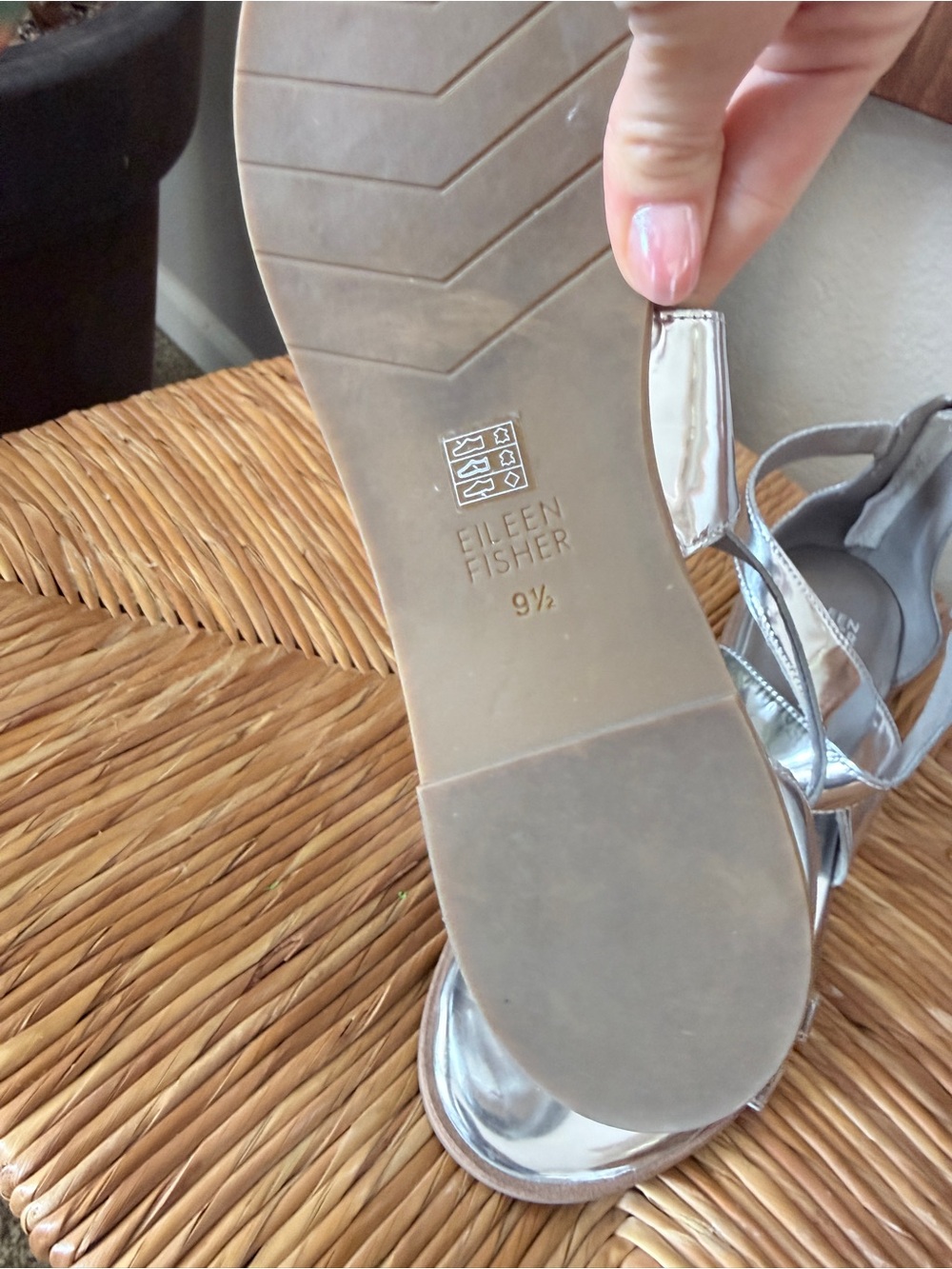 Eileen Fisher Metallic Silver Strappy Sandals size 9.5 women’s - Picture 5 of 5